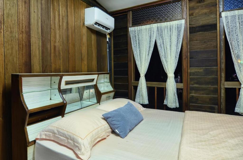 Oyo Home 90745 Desa Balqis Beach Resort Malacca Exterior photo