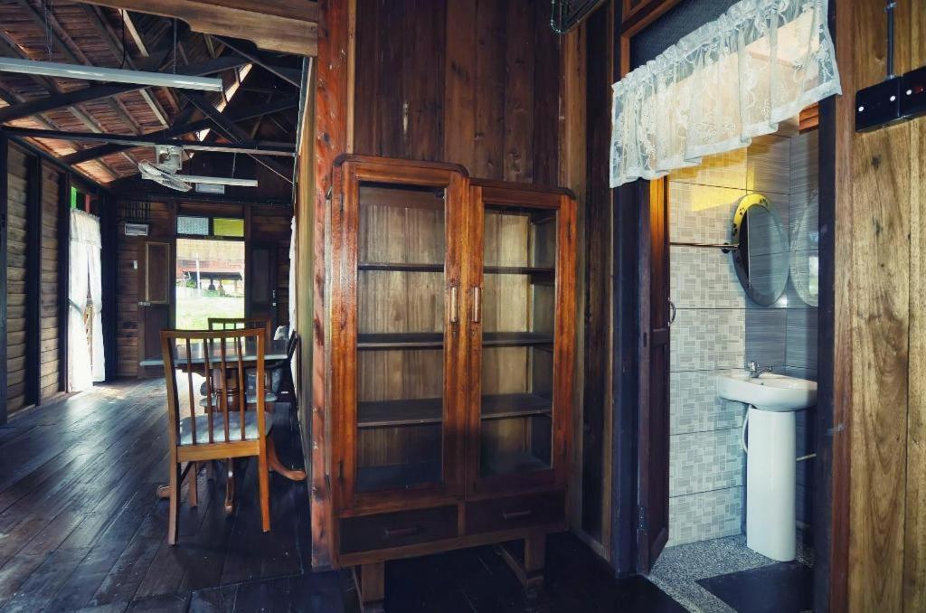 Oyo Home 90745 Desa Balqis Beach Resort Malacca Exterior photo