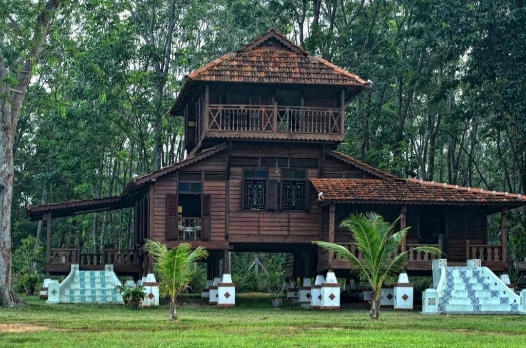 Oyo Home 90745 Desa Balqis Beach Resort Malacca Exterior photo